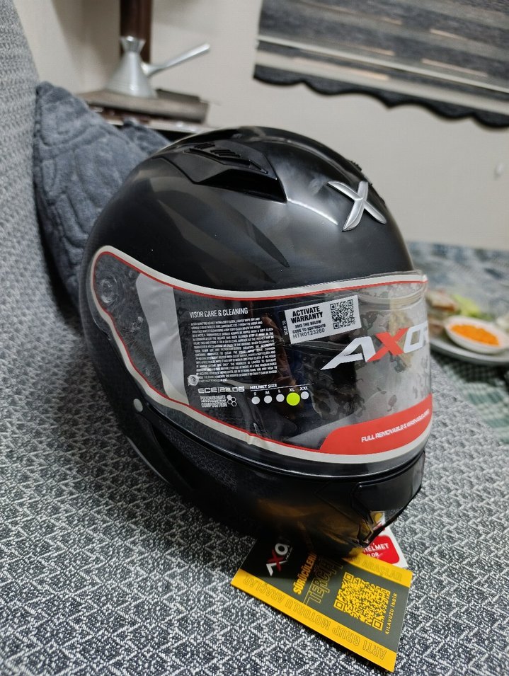 Parlak Siyah Biker Motosiklet Kaskı - Görsel 3