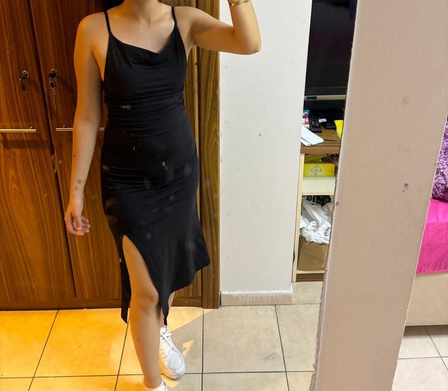 Siyah İnce Askılı yırtmaçlı Midi Elbise - Görsel 4