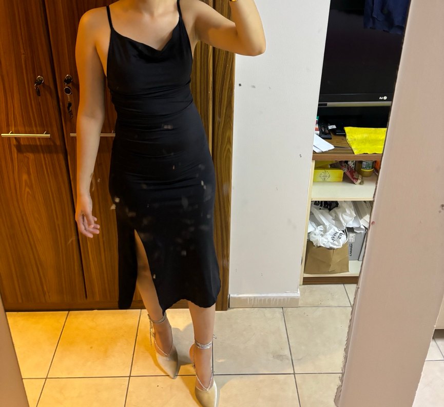 Siyah İnce Askılı yırtmaçlı Midi Elbise - Görsel 2