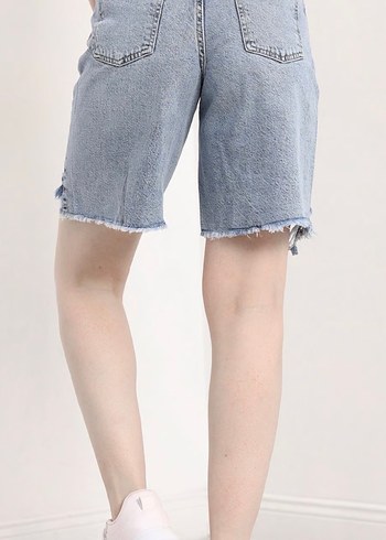 Kadın Mavi Yırtık Kot Şort - Görsel 5