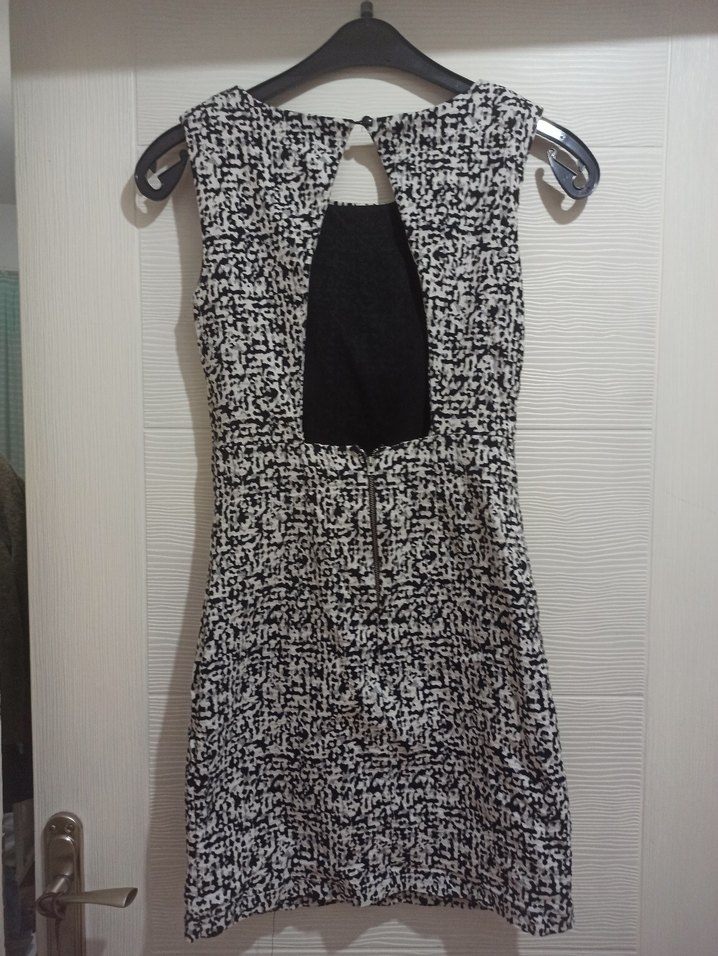 Gri Desenli Elbise - Görsel 2