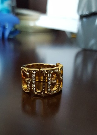 guess takı 