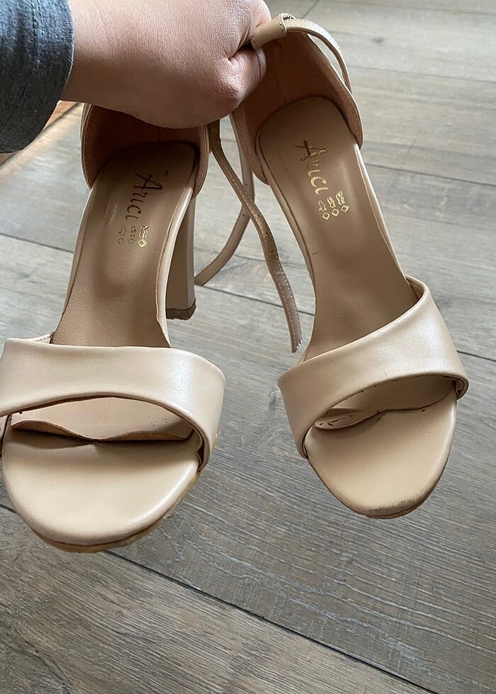 Krem bantlı topuklu ayakkabı - Görsel 2