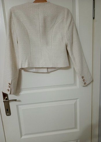 Düğmeli Beyaz Mini Kadın Klasik Ceket - Görsel 2