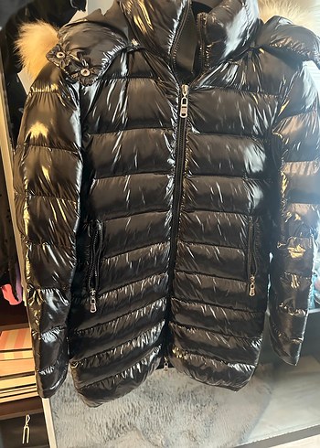 Parlak Siyah Kürklü Kadın Kış Montu - Görsel 2