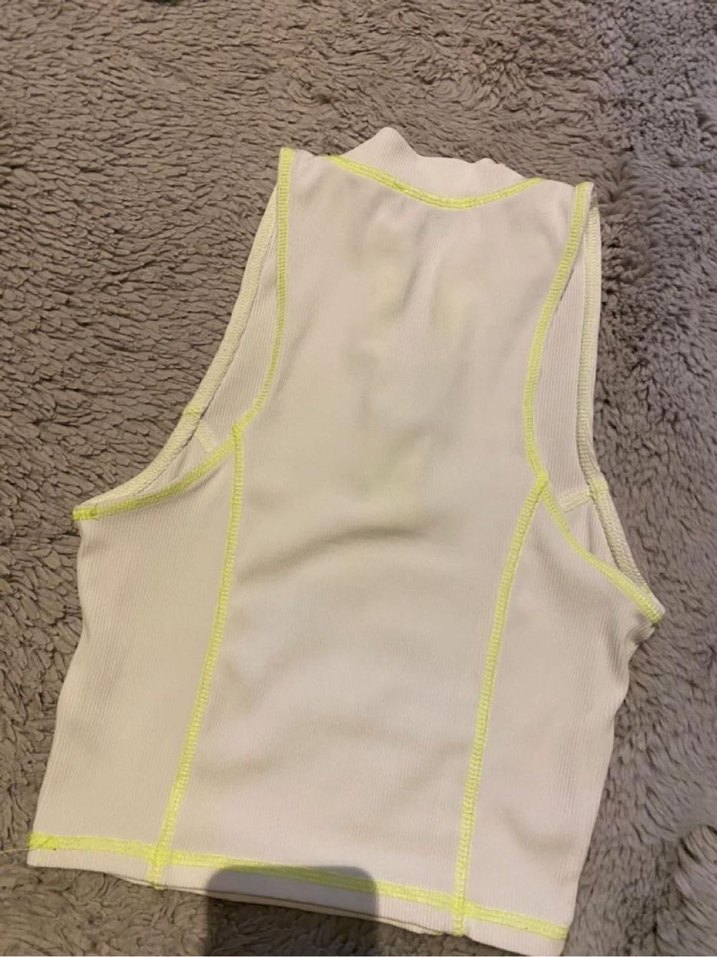 Beyaz Fermuarlı Kısa Kadın Atlet - Görsel 2