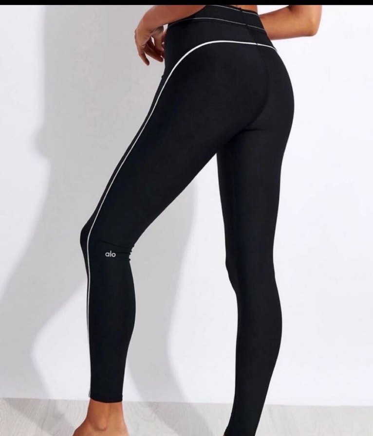 Alo yoga tayt&bra takım - Görsel 2