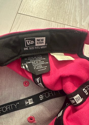 New Era Pembe Kadın Şapka Velcro Ayarlı - Görsel 3