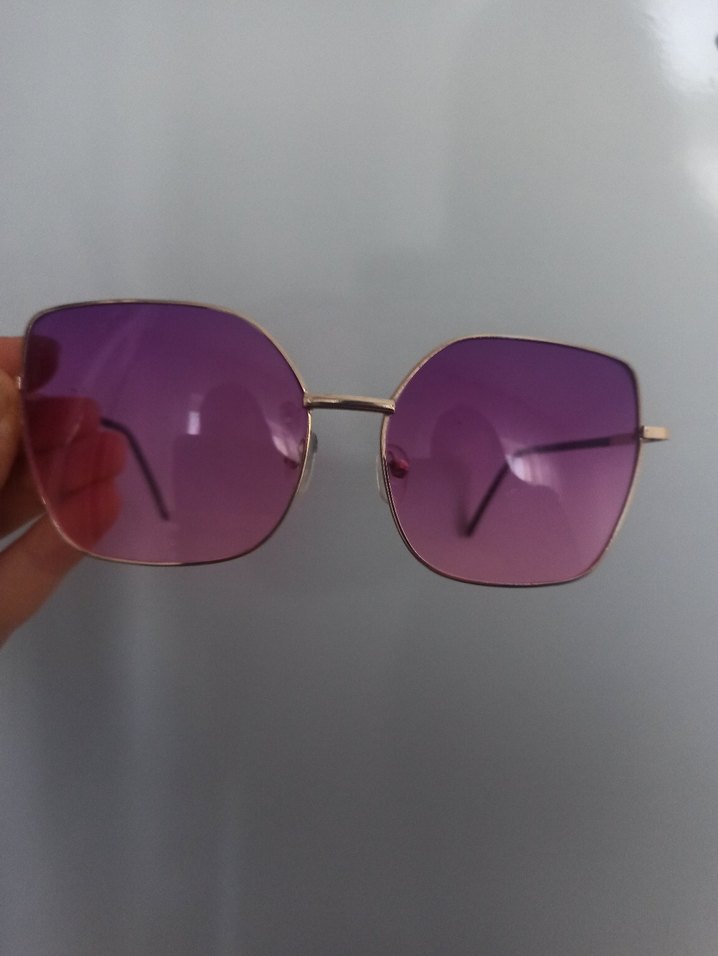 Gold Çerçeveli Mor Kadın Güneş Gözlüğü - Görsel 2
