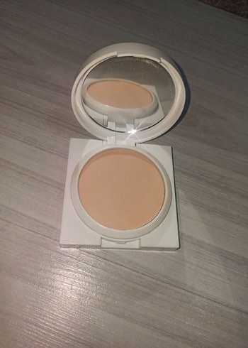 Açık Tonlarda Makyaj Seti ve Takma Kirpik - Görsel 8