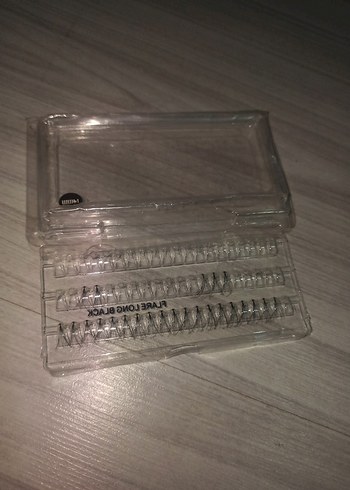 Açık Tonlarda Makyaj Seti ve Takma Kirpik - Görsel 10