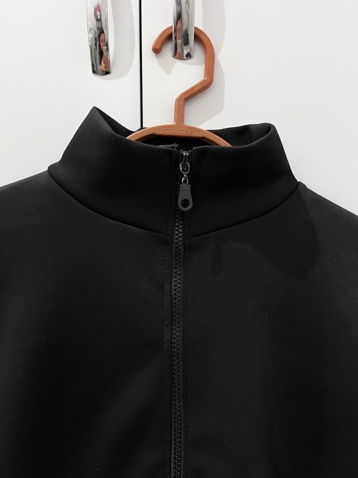 Fermuarlı Siyah Kısa Kadın Ceket - Görsel 2