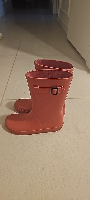İgor 33 numara çizme