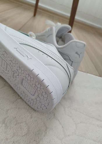 Beyaz Bağcıklı Spor Ayakkabı - Görsel 3