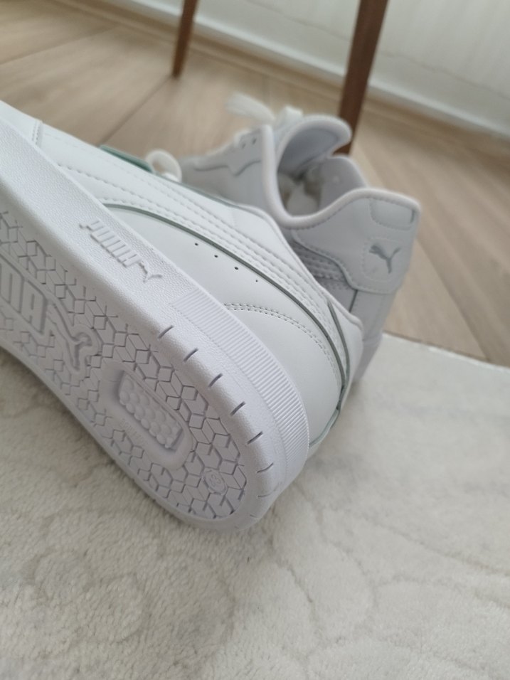 Beyaz Bağcıklı Spor Ayakkabı - Görsel 3