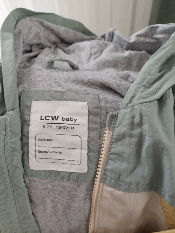 Kapüşonlu Erkek Çocuk Gri Yağmurluk - Görsel 5