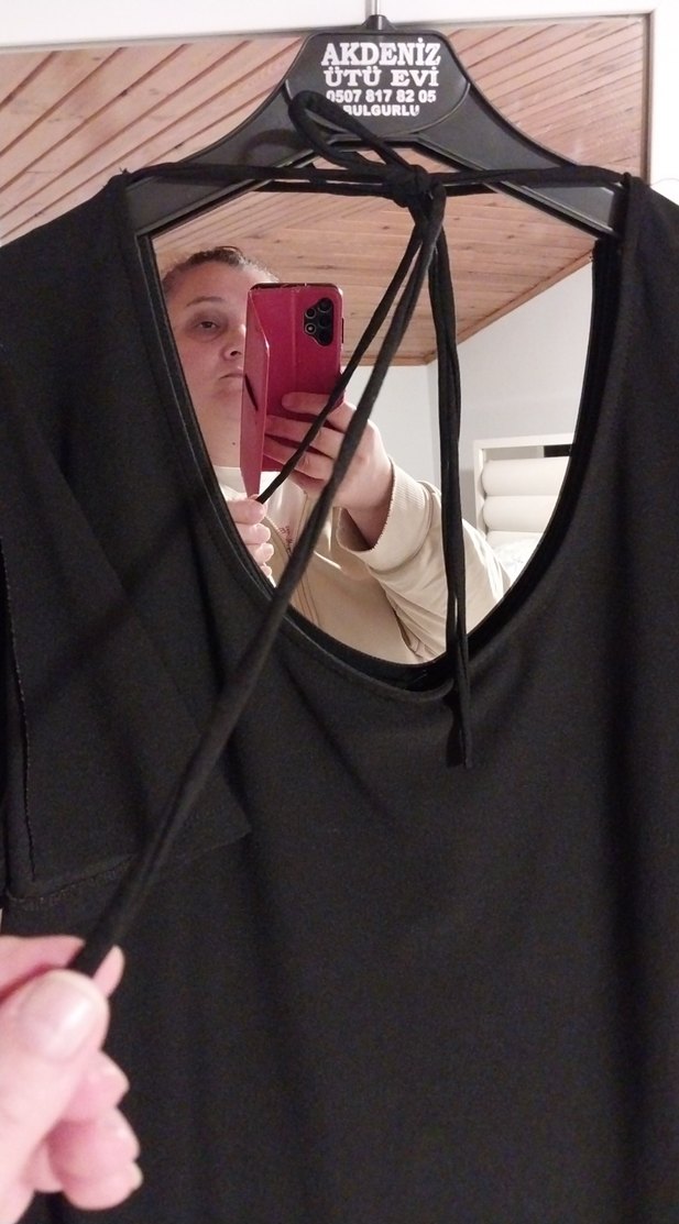 Siyah V Yaka , Midi, Kısa Kollu - Görsel 5