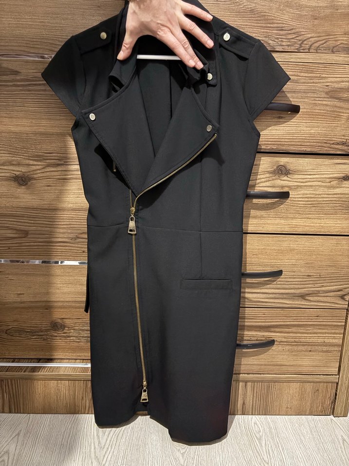 Kemerli Siyah Kolsuz Kadın Kaban - Görsel 2