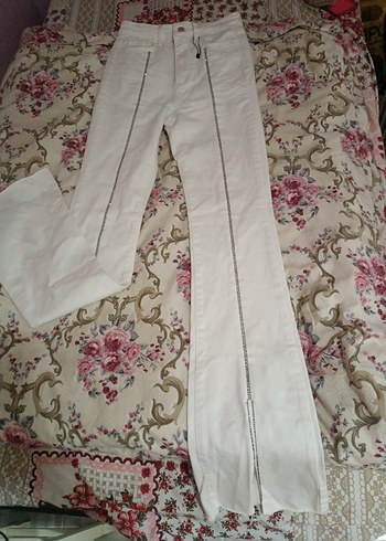 taşlı Beyaz Düğmeli Kadın Kot Pantolon - Görsel 3