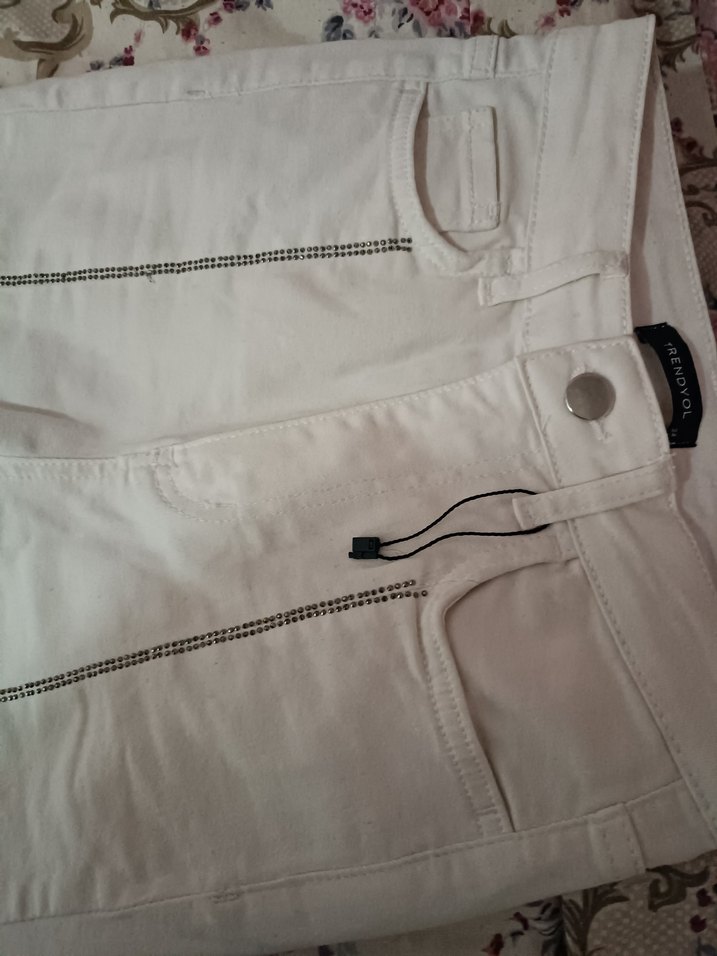 taşlı Beyaz Düğmeli Kadın Kot Pantolon - Görsel 5