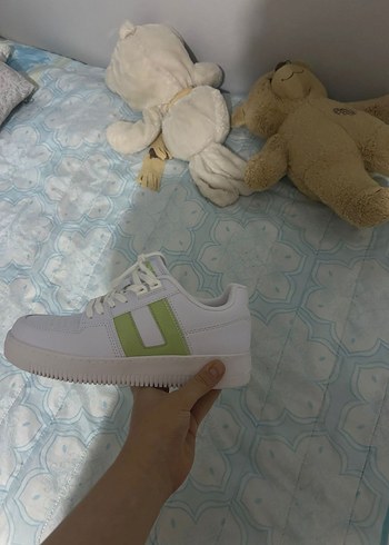 United Nude 38