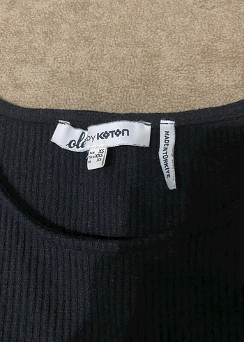 Koton Zincir Detaylı Siyah Crop Top - Görsel 4