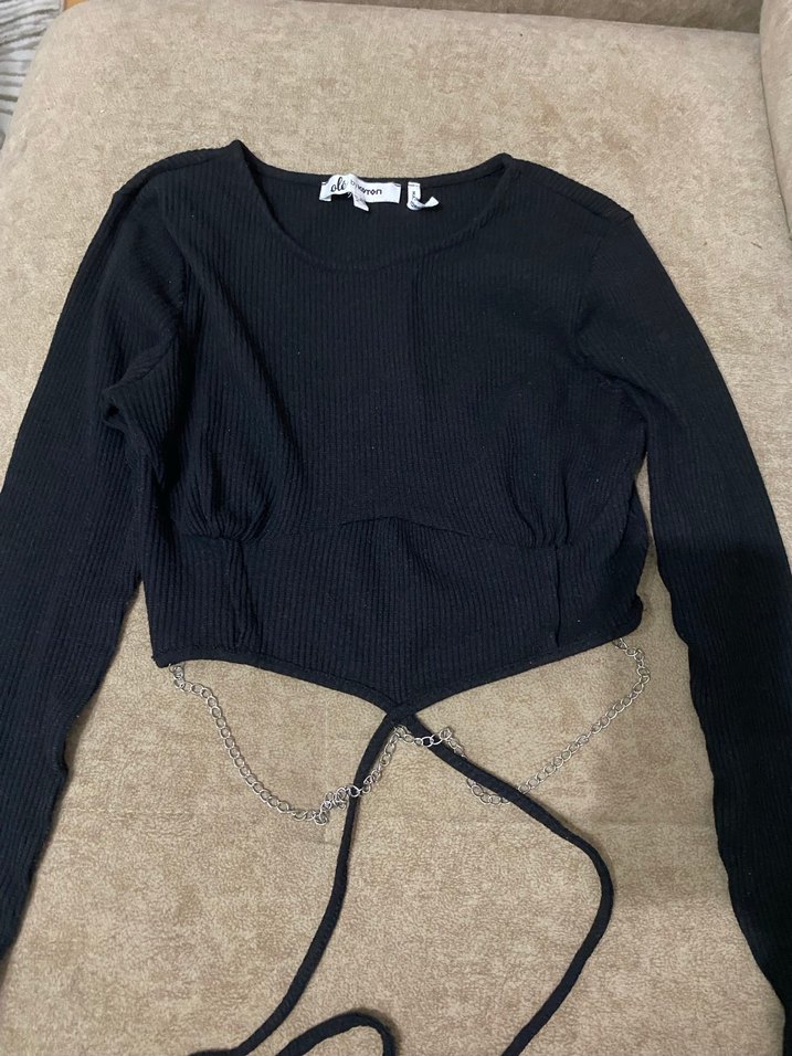 Koton Zincir Detaylı Siyah Crop Top - Görsel 3