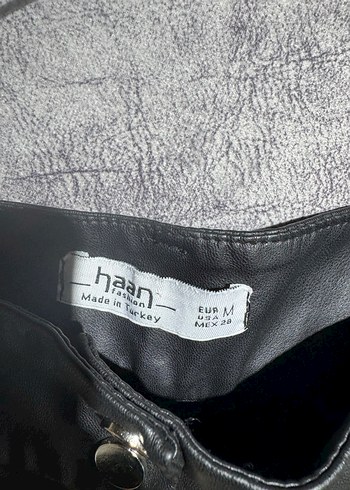 Kadın Siyah Deri Mini Şort - Görsel 5