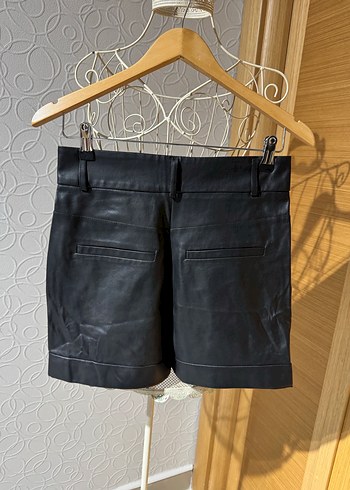 Kadın Siyah Deri Mini Şort - Görsel 3