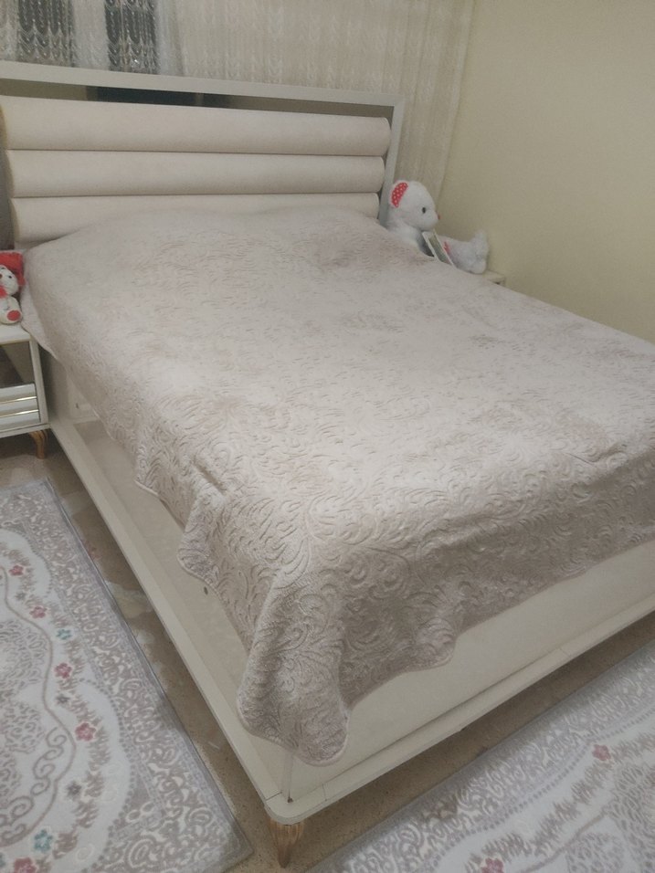 Gri Desensiz Yatak Örtüsü - Görsel 2