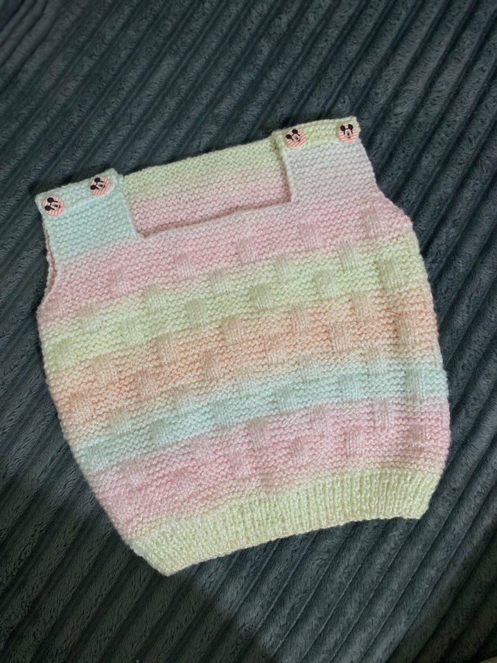 Pastel Renkli Bebek Örgü Önlük - Görsel 2