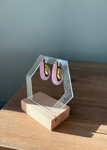 Pembe Küpe