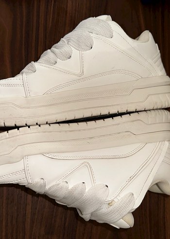 Bershka Sneaker