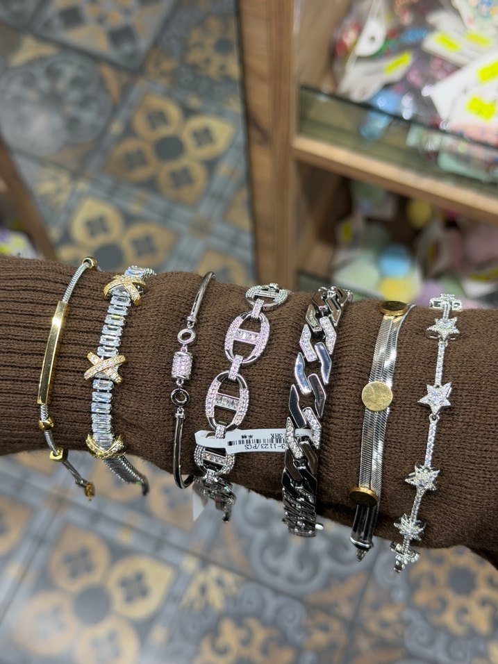 Gri Zincir Detaylı ortası taş Minimalist Bileklik - Görsel 2