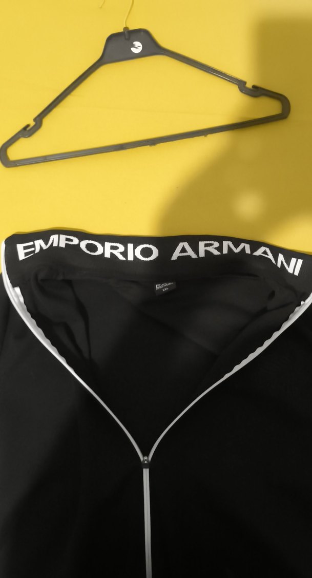 Emporio Armani XXL siyah Hırka yaka detayli - Görsel 3