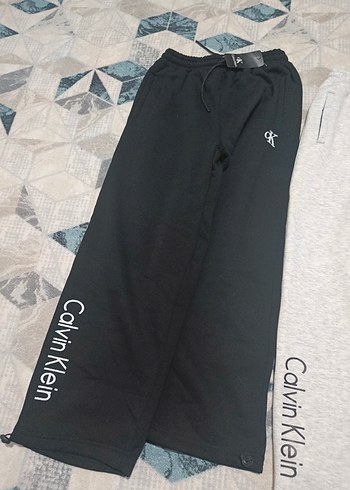 Calvin Klein Gri ve Siyah baggy eşofman - Görsel 2
