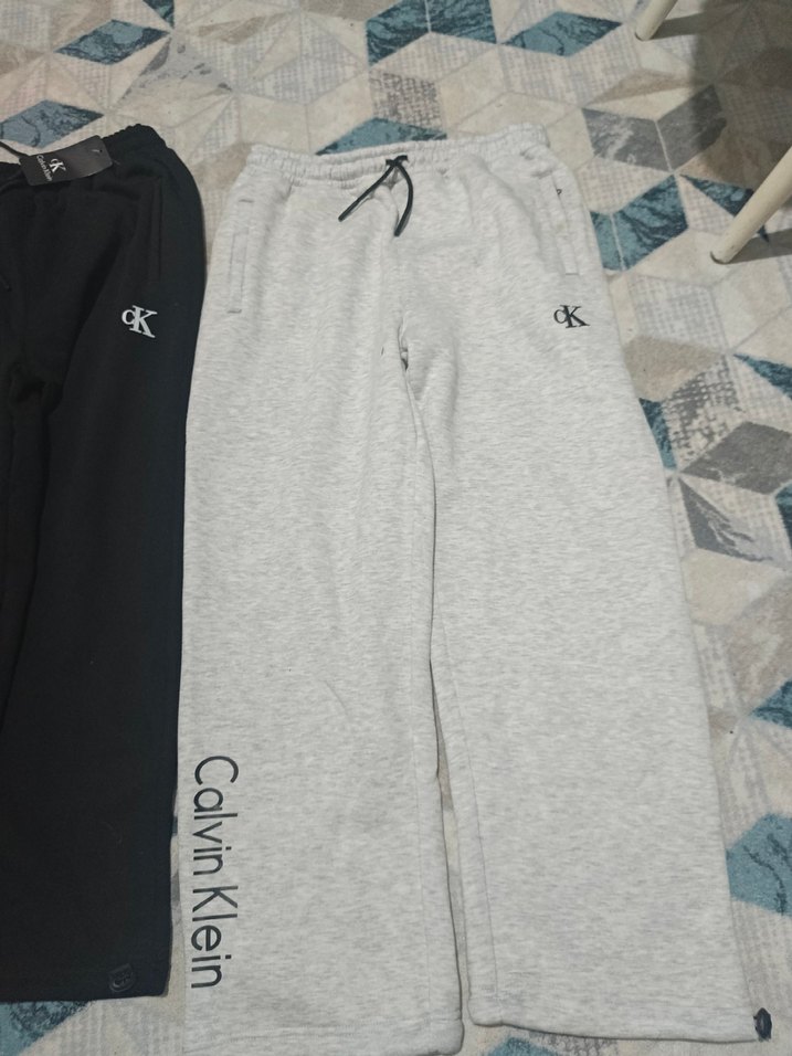 Calvin Klein Gri ve Siyah baggy eşofman - Görsel 3
