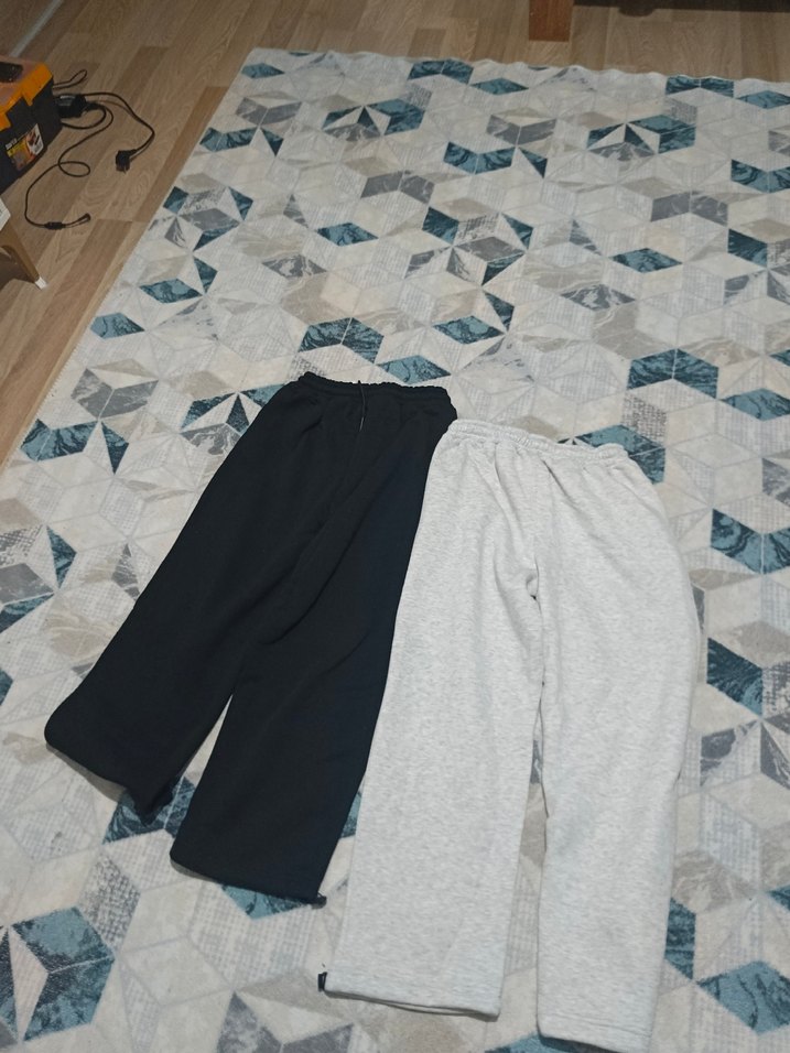 Calvin Klein Gri ve Siyah baggy eşofman - Görsel 4