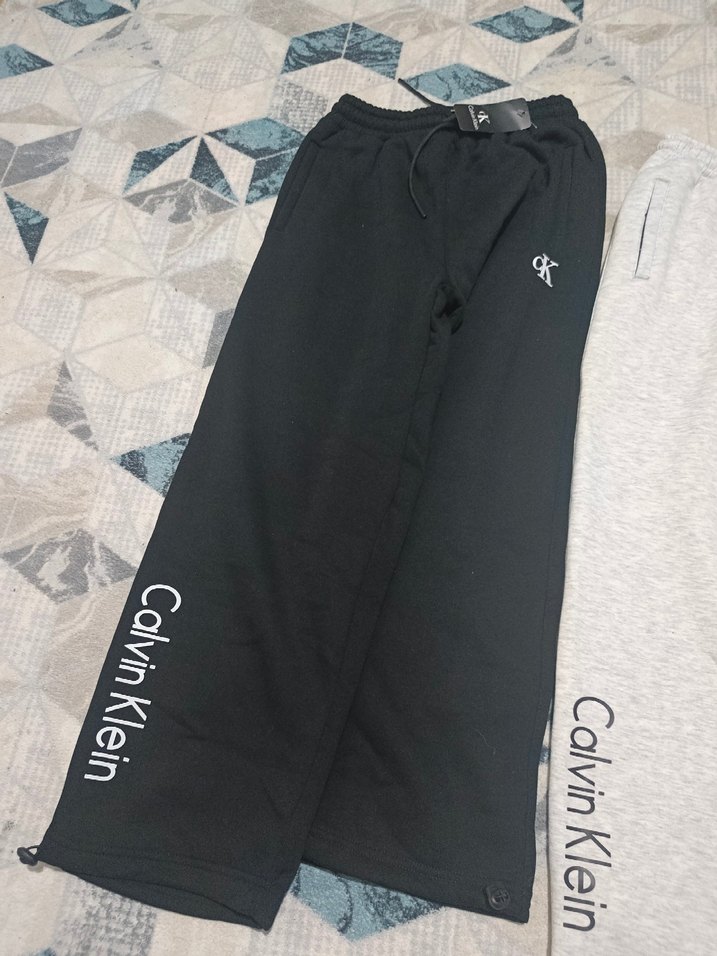 Calvin Klein Gri ve Siyah baggy eşofman - Görsel 2