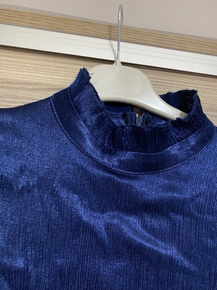 Lacivert abiye ufak cekilmeleri var uzerinde bir kere giyildi - Görsel 4