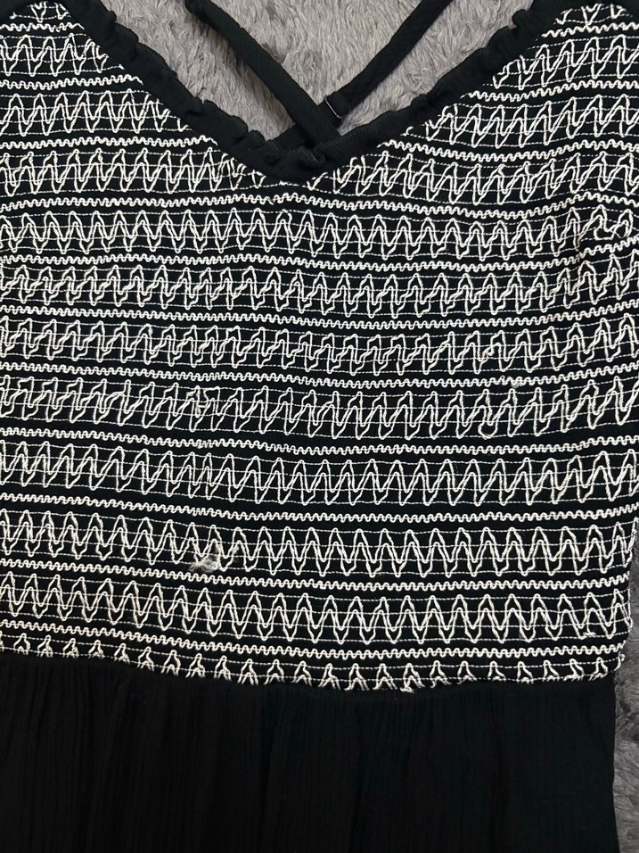 Stradivarius sırt dekolteli elbise - Görsel 4