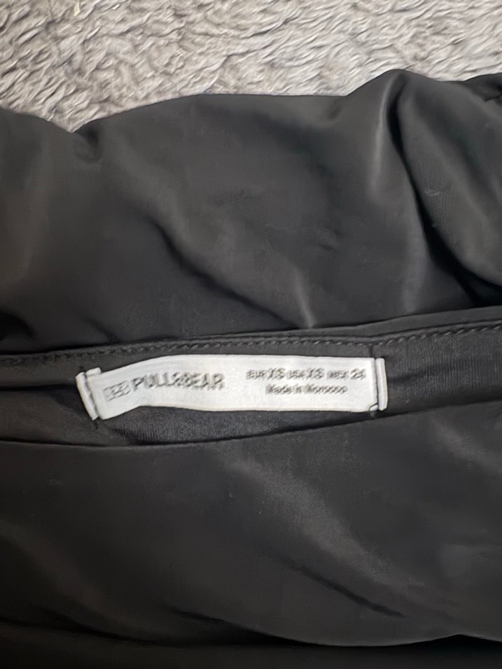 Pull&Bear Siyah Asimetrik kalın askılı elbise - Görsel 2