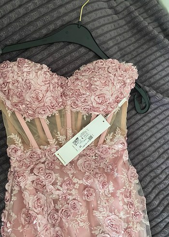 Alfabeta çiçekli pembe balık abiye - Görsel 4