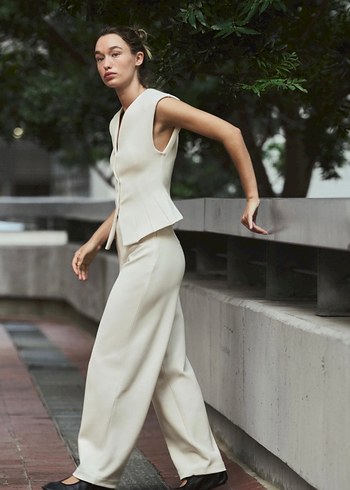 Zara Düğmeli Beyaz V Yaka Kadın Yelek - Görsel 5