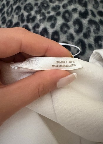 Zara Düğmeli Beyaz V Yaka Kadın Yelek - Görsel 4