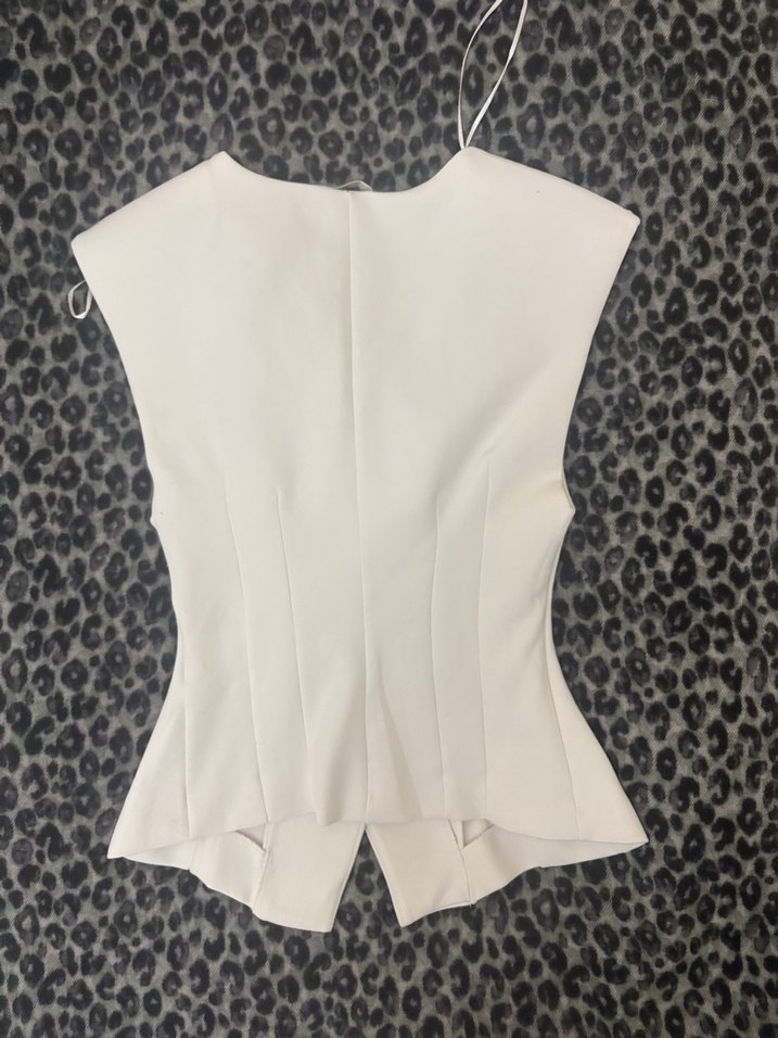 Zara Düğmeli Beyaz V Yaka Kadın Yelek - Görsel 3