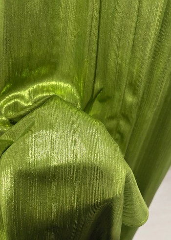 Kadın Parlak Yeşil Uzun Drapeli Abiye Elbise - Görsel 4