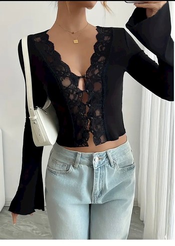 Dantel Detaylı Siyah V Yaka Kadın Bluz - Görsel 2