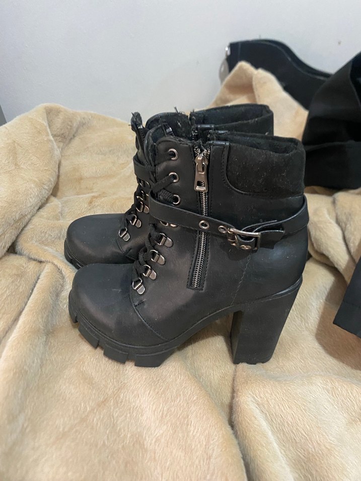 Siyah Deri Goth Tarzı Kadın Dolgu Topuk Bot - Görsel 2