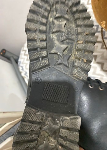 Siyah Deri Bağcıklı Stiletto Topuklu Bot - Görsel 4